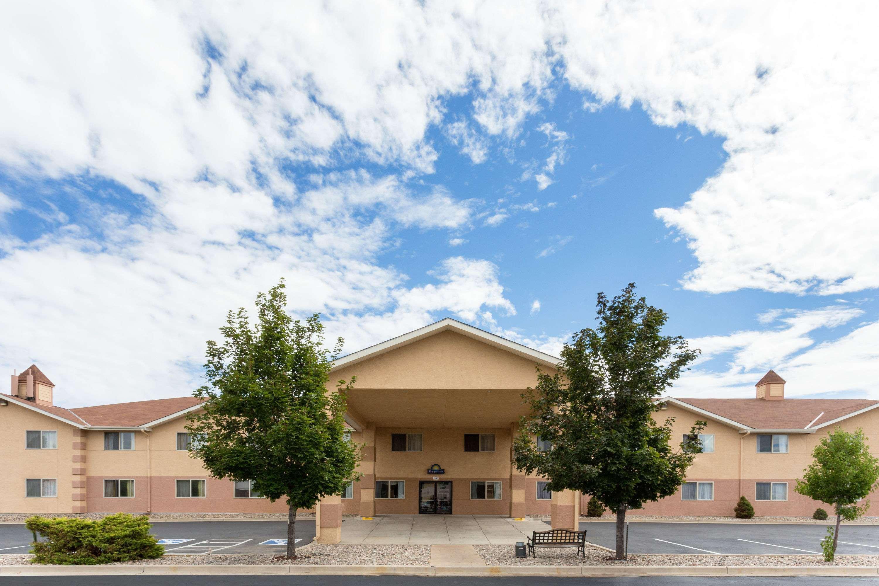 Days Inn By Wyndham Colorado Springs Airport Экстерьер фото