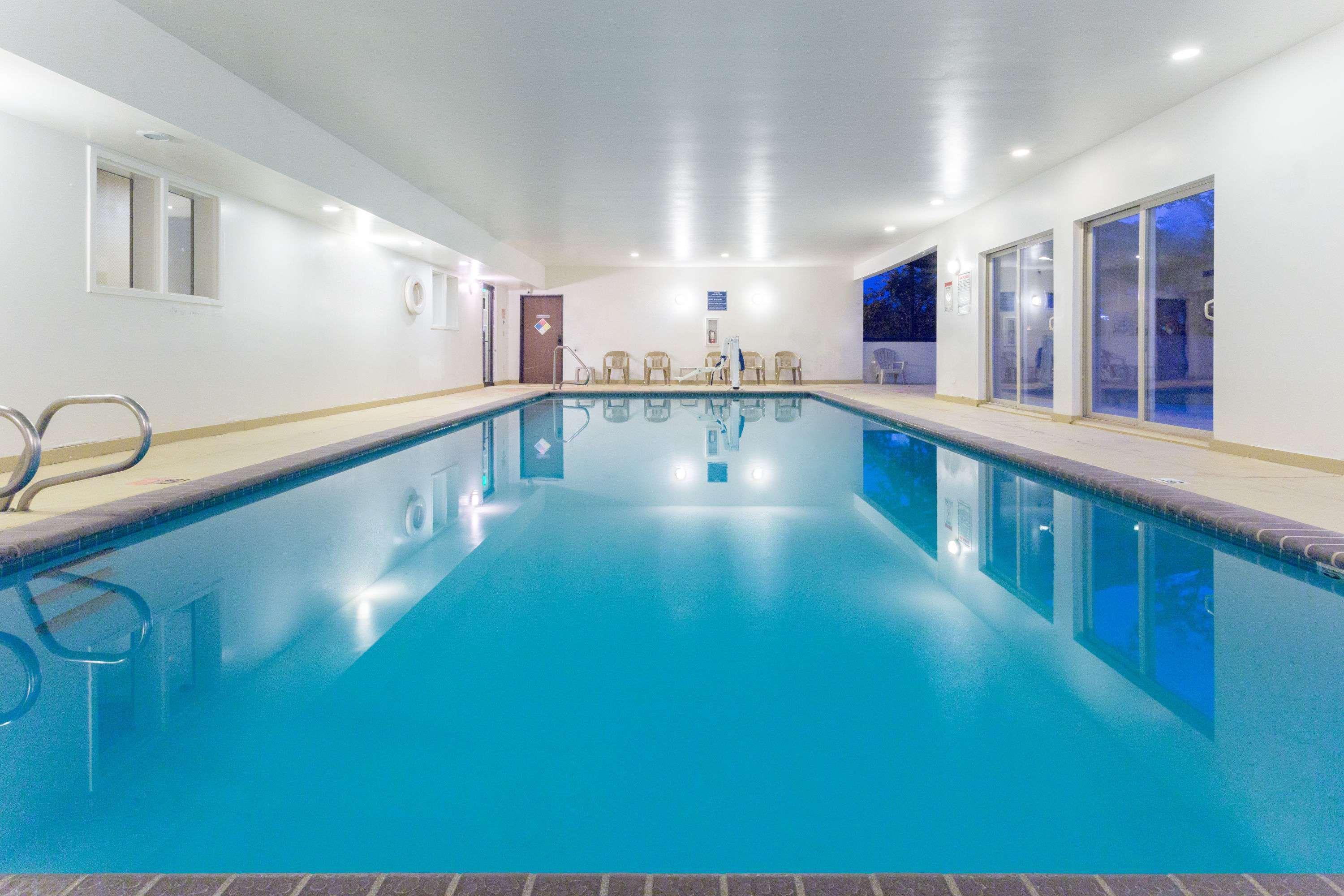 Days Inn By Wyndham Colorado Springs Airport Экстерьер фото