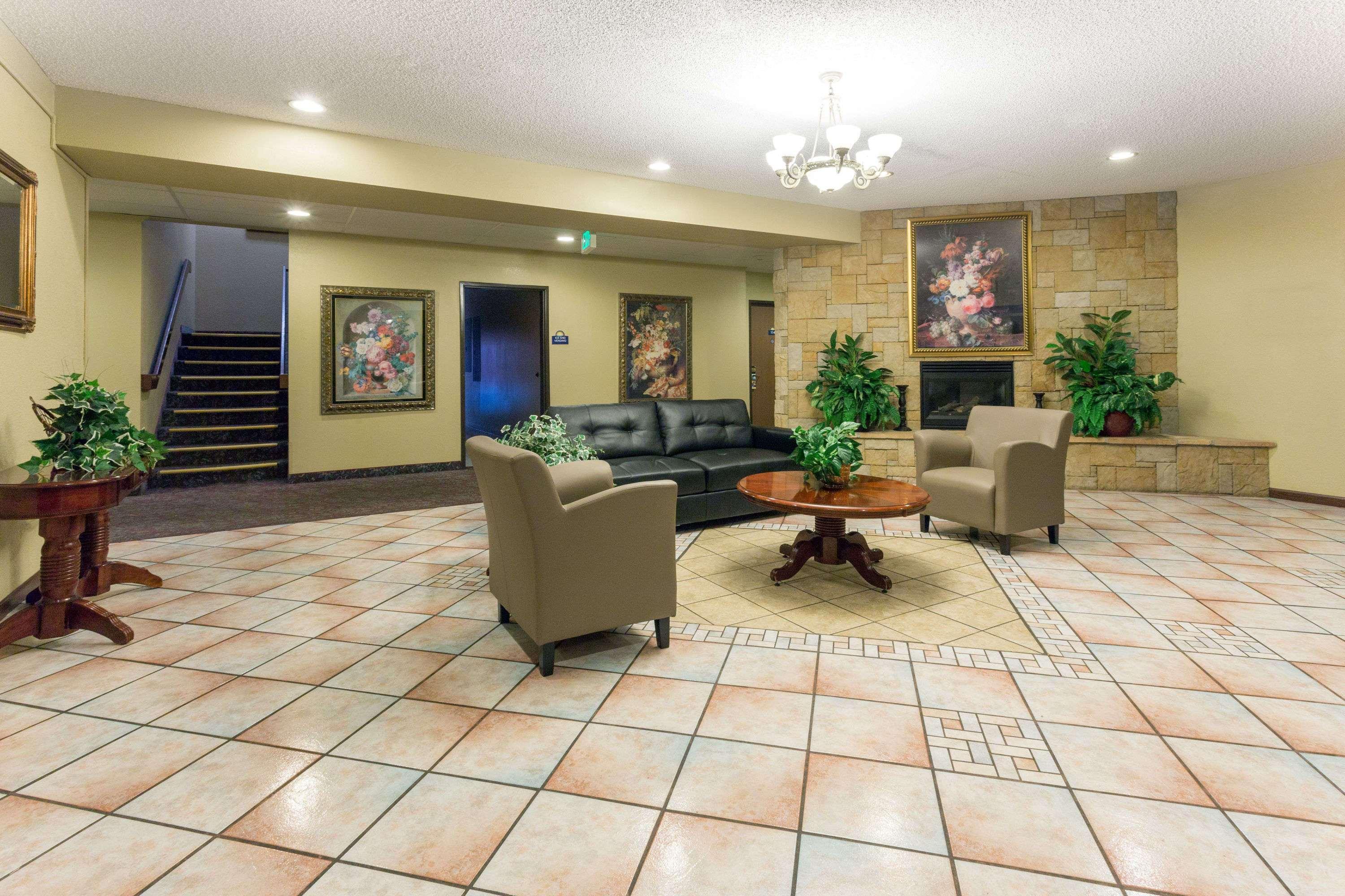 Days Inn By Wyndham Colorado Springs Airport Экстерьер фото